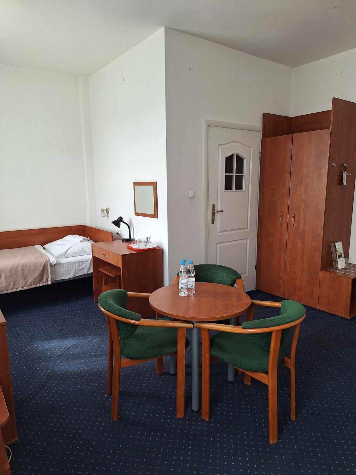 Hotel *** Nat Krynica-Zdrój Extérieur photo
