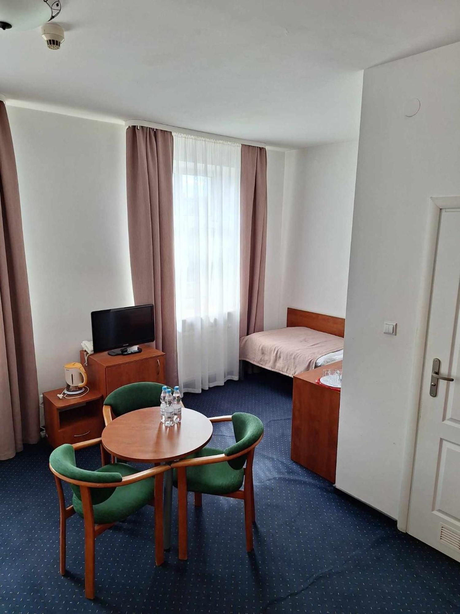 Hotel *** Nat Krynica-Zdrój Extérieur photo